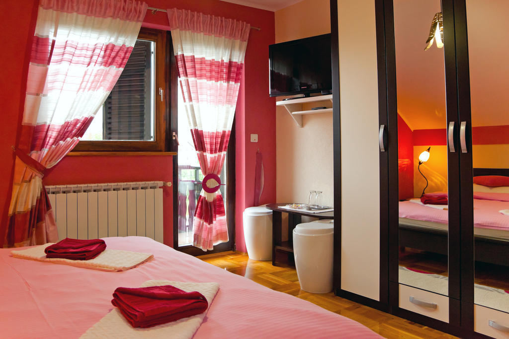 Apartments Tratincica Selište Drežničko Szoba fotó