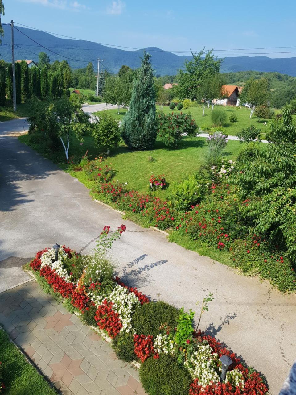 Apartments Tratincica Selište Drežničko Kültér fotó
